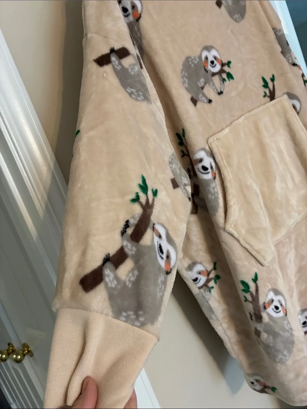 Cozy Sloth Print Wearable Blanket Hoodie - Beige